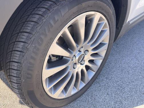 2015 Lincoln MKC Base