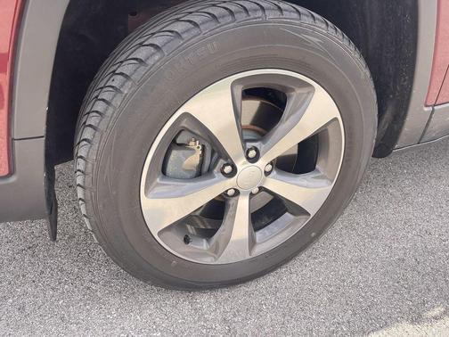 Velvet Red Pearlcoat 2019 Jeep Cherokee Limited