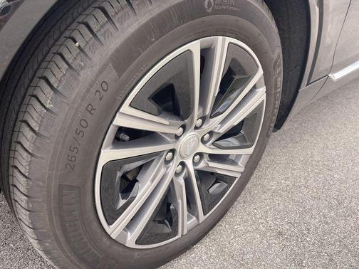 Stellar Black Metallic 2024 Cadillac LYRIQ Luxury