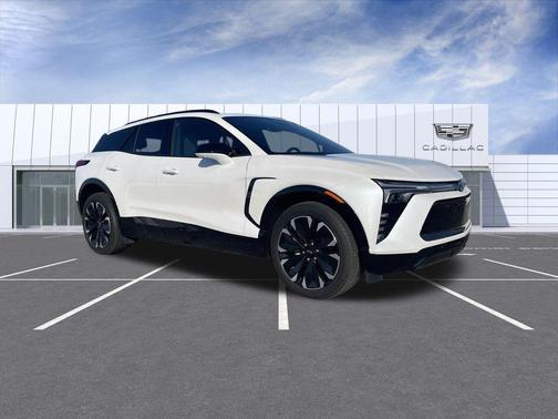 Iridescent Pearl Tricoat 2025 Chevrolet Blazer EV AWD RS