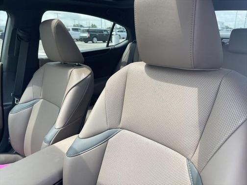 2022 Lexus ES 350 Base