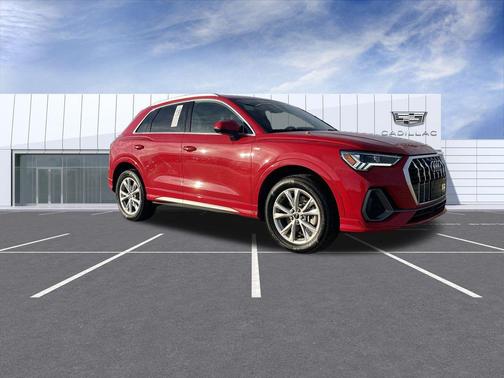 2025 Audi Q3 Premium 45 TFSI S line quattro Tiptronic