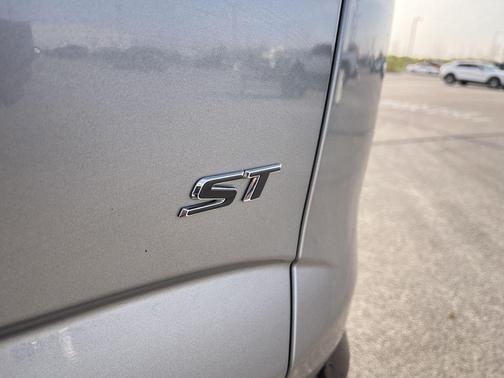 Moonstone Gray Metallic 2024 Buick Enclave Essence FWD