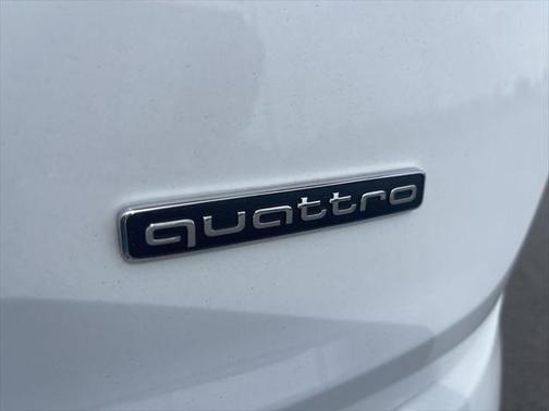 2024 Audi Q7 55 Premium Plus