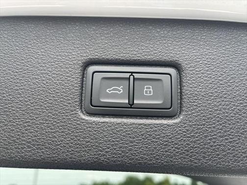2024 Audi Q7 55 Premium Plus