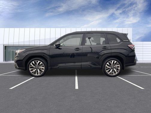 Crystal Black Silica 2025 Subaru Forester Touring