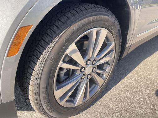 Argent Silver Metallic 2024 Cadillac XT5 Premium Luxury