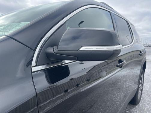 2023 GMC Acadia FWD SLE