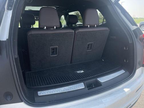 2022 Cadillac XT6 Premium Luxury FWD