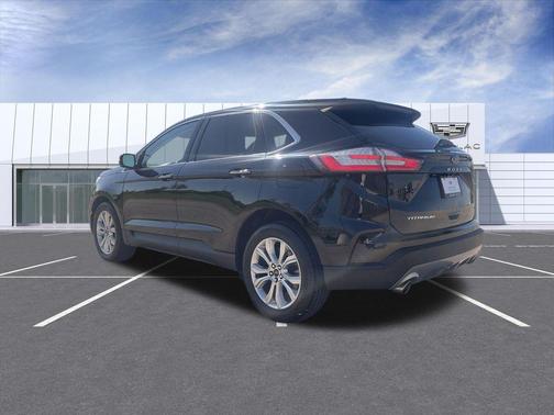 AGATE BLACK METALLIC 2024 Ford Edge Titanium