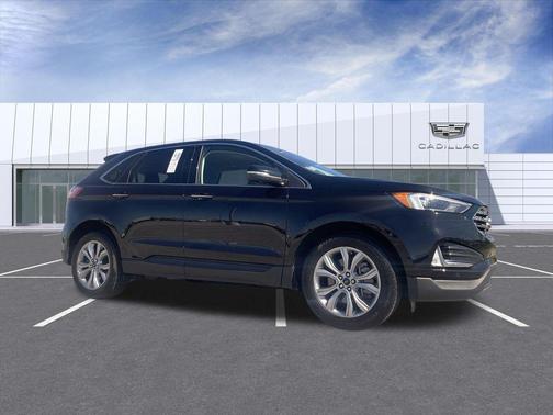 AGATE BLACK METALLIC 2024 Ford Edge Titanium