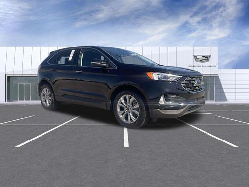 AGATE BLACK METALLIC 2024 Ford Edge Titanium