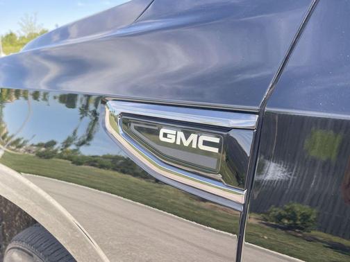 Onyx Black 2023 GMC Yukon Denali Ultimate