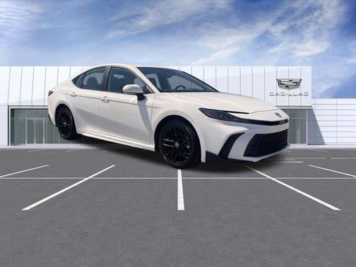 Ice Cap 2025 Toyota Camry SE