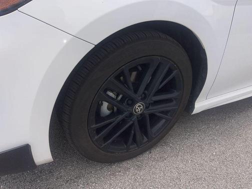 Ice Cap 2025 Toyota Camry SE