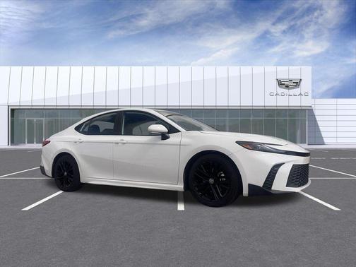 Ice Cap 2025 Toyota Camry SE