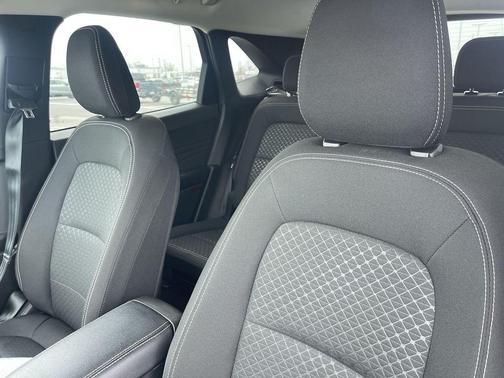 SPACE SILVER METALLIC 2025 Ford Escape Active