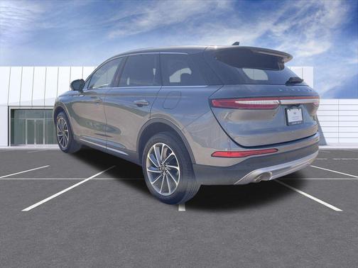 ASHER GRAY MET CC 2024 Lincoln Corsair Premiere