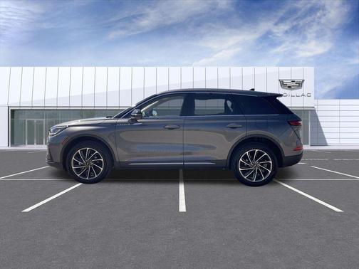 ASHER GRAY MET CC 2024 Lincoln Corsair Premiere