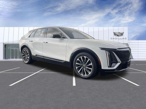 Crystal White Tricoat 2024 Cadillac LYRIQ Sport