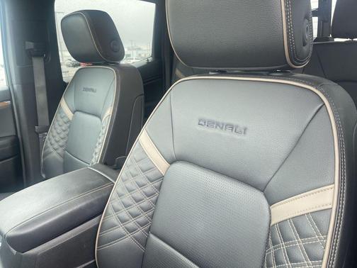 2023 GMC Canyon Denali