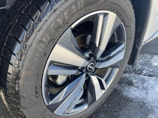 2022 Nissan Rogue SL