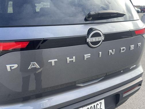 2025 Nissan Pathfinder SV 4WD