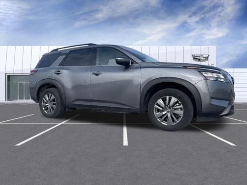 2025 Nissan Pathfinder SV 4WD