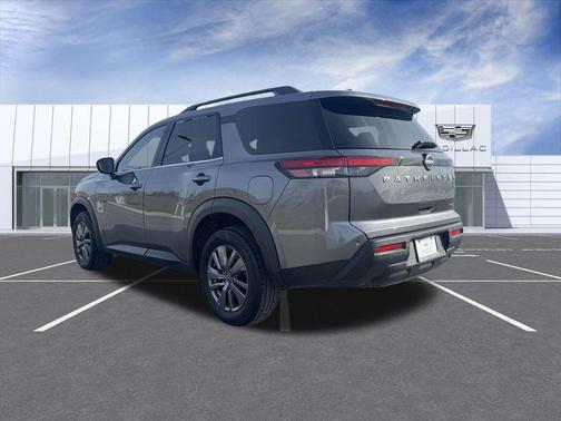 2025 Nissan Pathfinder SV 4WD