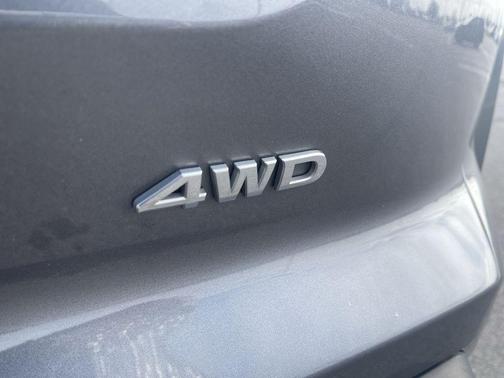 2025 Nissan Pathfinder SV 4WD