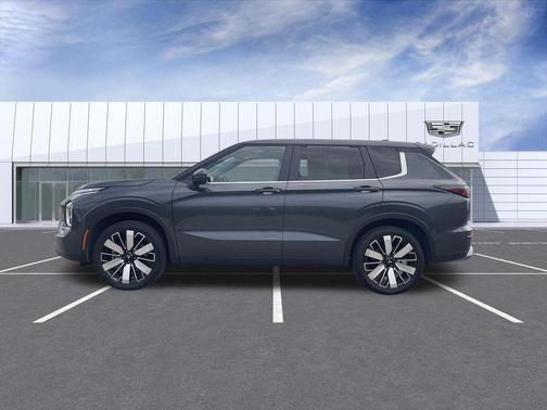 Graphite Gray 2025 Mitsubishi Outlander SE S-AWC