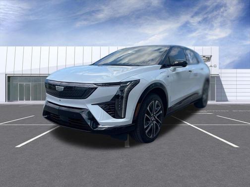 Vibrant White Tricoat 2027 Cadillac OPTIQ Sport