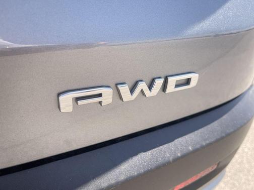 Sterling Metallic 2023 GMC Acadia AWD SLT