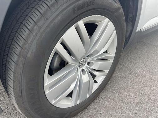 2018 Volkswagen Atlas 3.6L SEL Premium