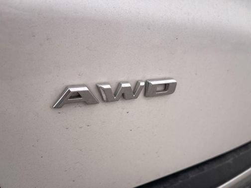 Crystal White Tricoat 2021 Cadillac XT5 Premium Luxury