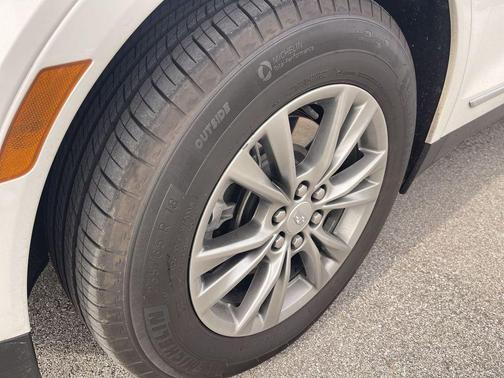 Crystal White Tricoat 2021 Cadillac XT5 Premium Luxury