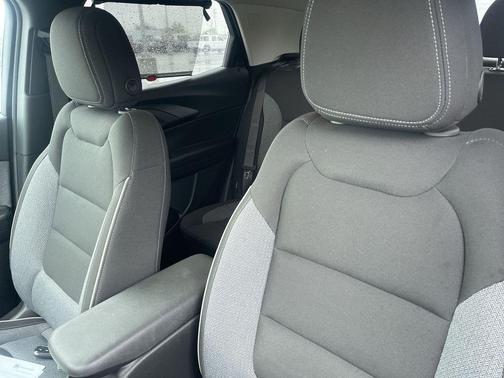 Mosaic Black Metallic 2023 Chevrolet Trailblazer LT