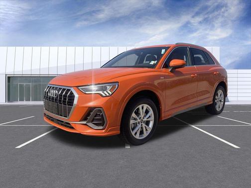 Pulse Orange 2025 Audi Q3 Premium 45 TFSI S line quattro Tiptronic