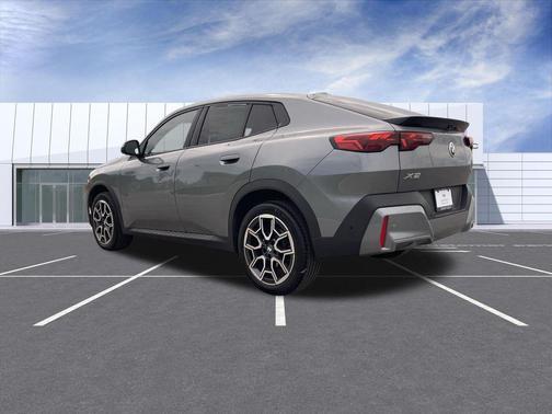 Gray Metallic 2025 BMW X2 xDrive28i