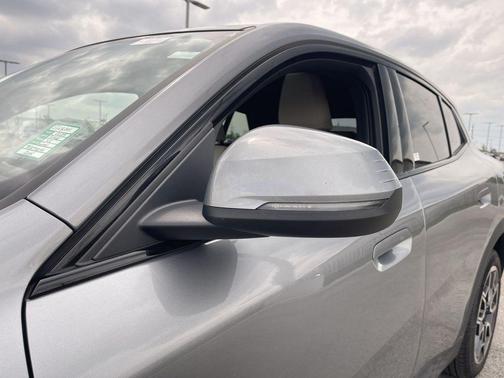 Gray Metallic 2025 BMW X2 xDrive28i