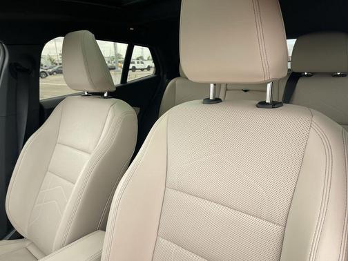 Gray Metallic 2025 BMW X2 xDrive28i