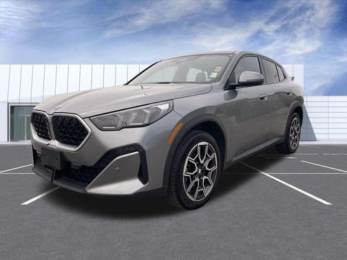 Gray Metallic 2025 BMW X2 xDrive28i