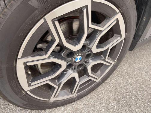 Gray Metallic 2025 BMW X2 xDrive28i
