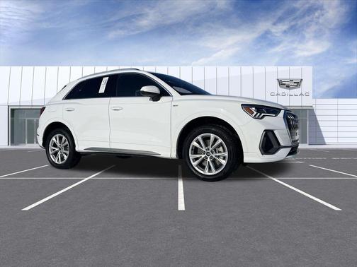 2025 Audi Q3 Premium 45 TFSI S line quattro Tiptronic