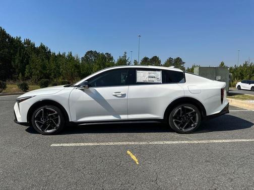 Snow White Pearl 2026 Kia K4 GT-LINE