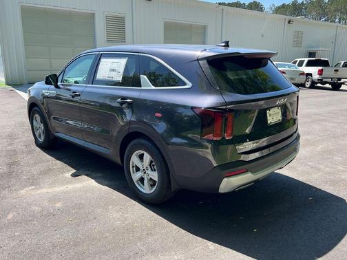 2025 Kia Sorento LX