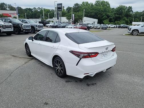 Ice 2024 Toyota Camry SE
