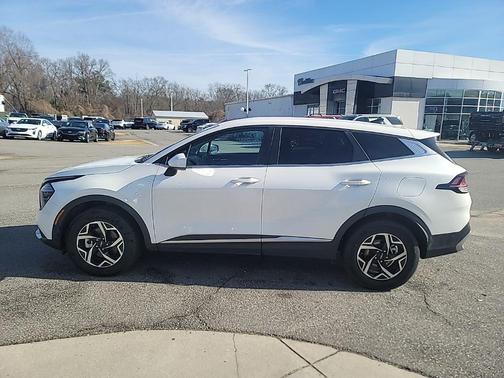 2024 Kia Sportage LX