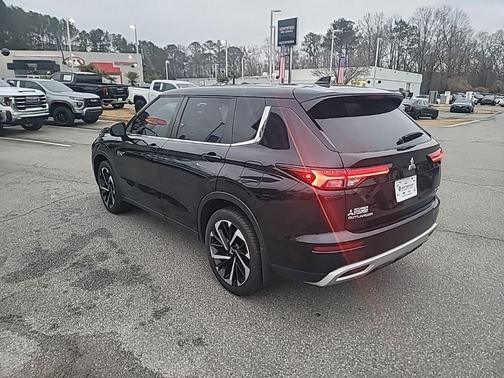 2023 Mitsubishi Outlander PHEV SE