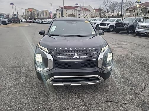 2023 Mitsubishi Outlander PHEV SE